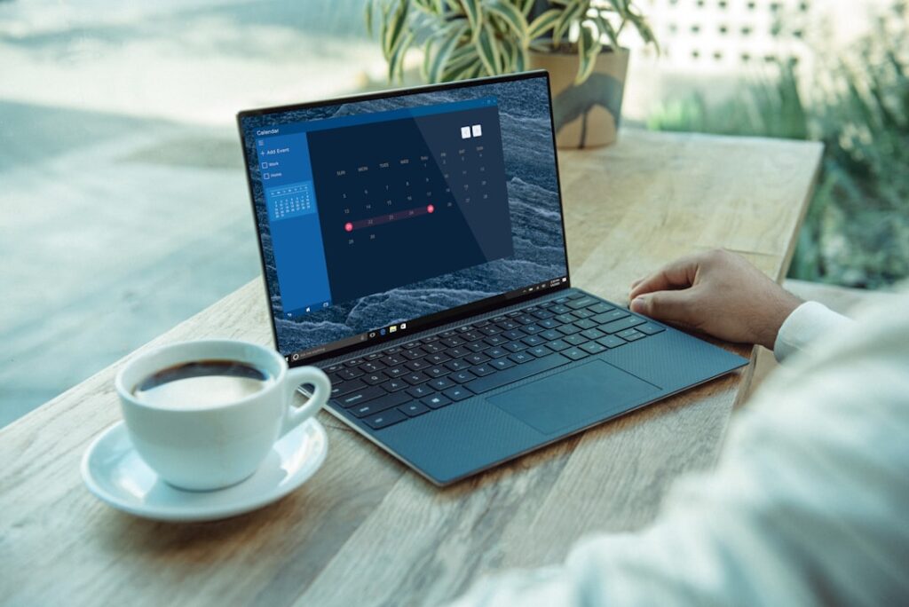 Photo Laptop on beach